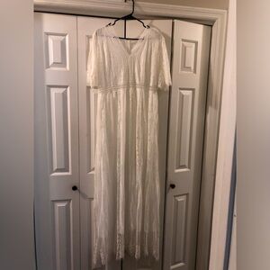 Elegant White Lace Maxi Dress